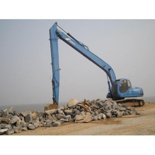 可加长到13米至25米,它主要适用于土石方基础和深堑及远距离清淤泥
